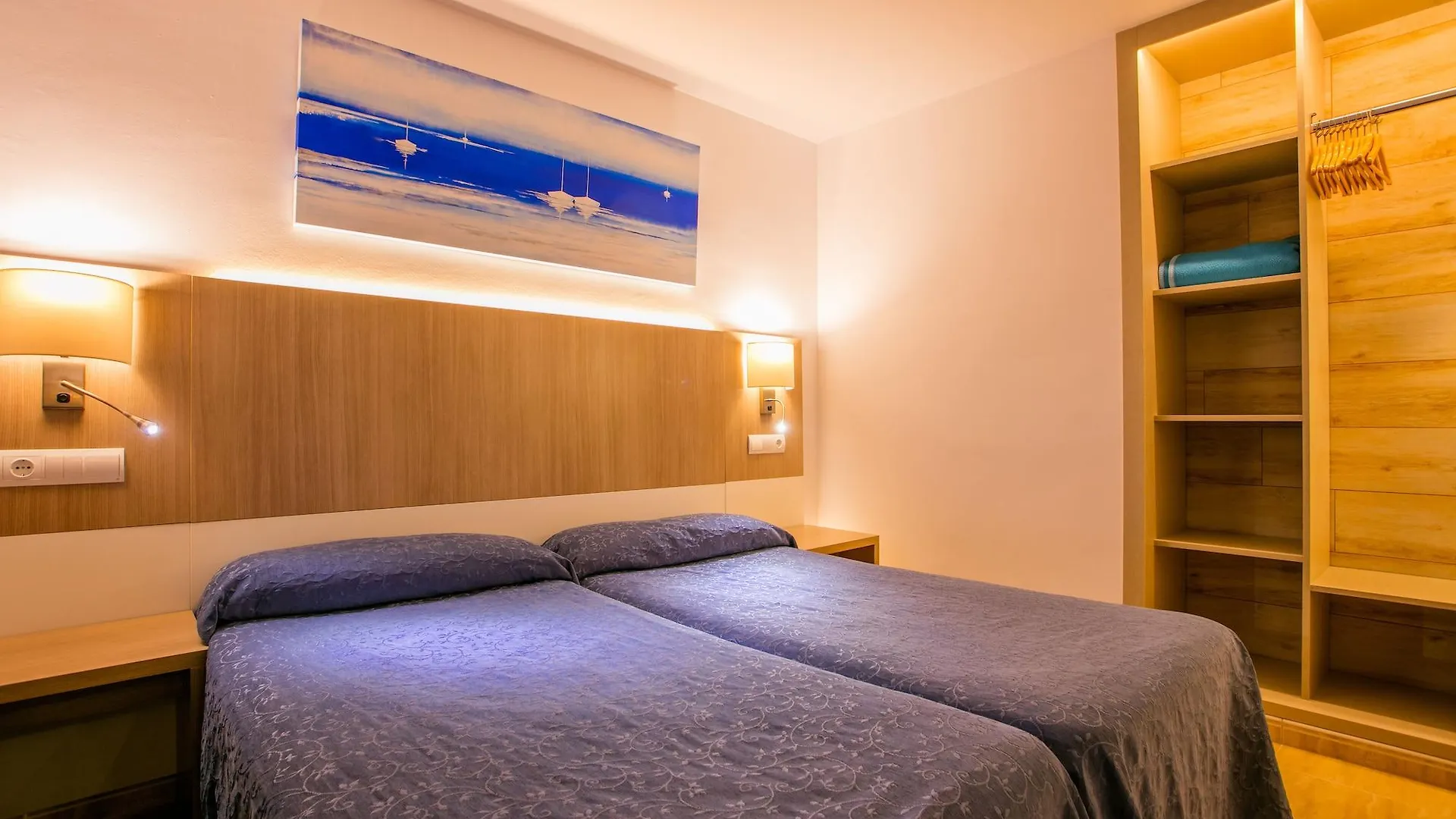 Apartamentos Sal Rossa Playa d'en Bossa 0*,